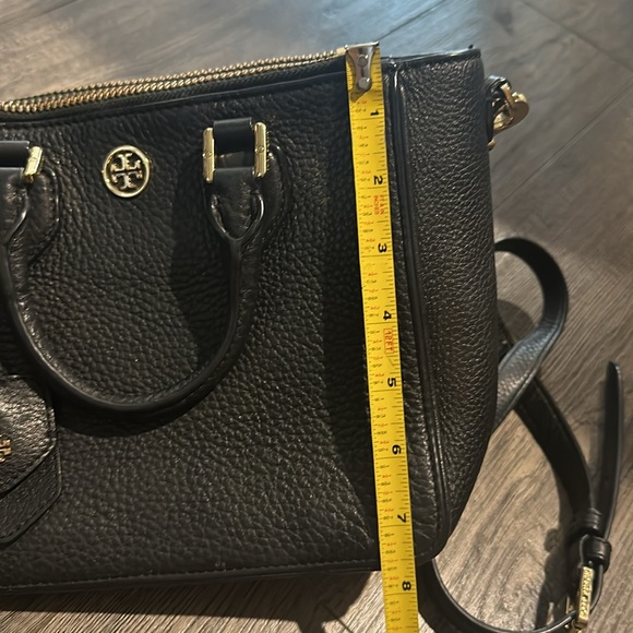 Tory Burch Robinson Pebbled Square Tote/crossbody - Picture 14 of 16